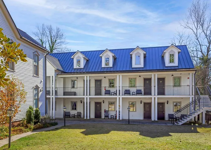 The Colonial Inn, An Ascend Collection Hotel