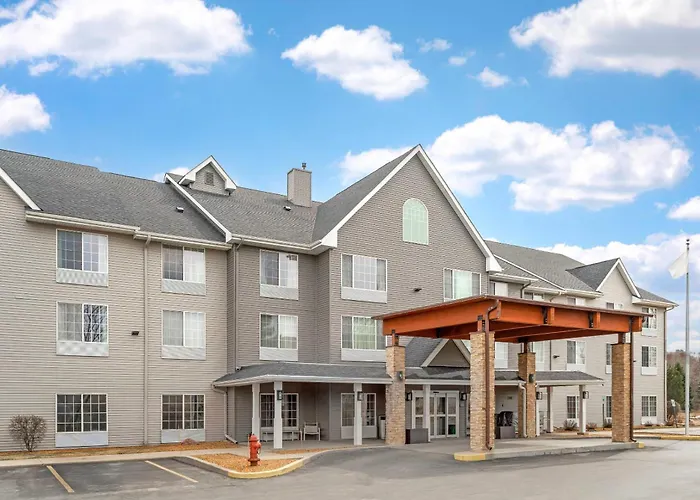 Country Inn & Suites By Radisson, West Bend, Wi