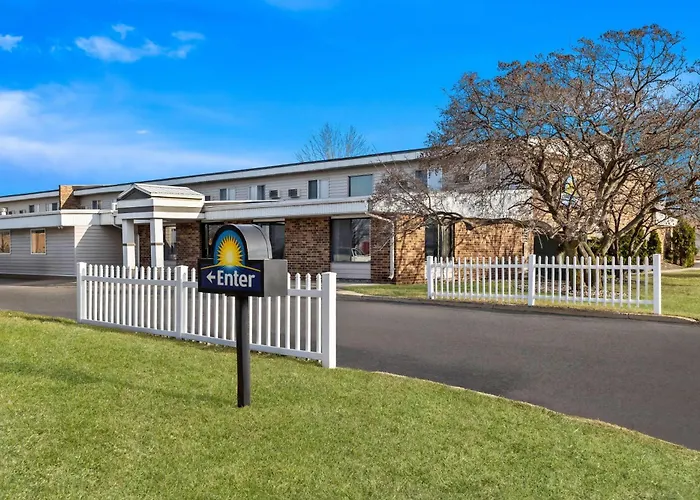 Days Inn By Wyndham Fond Du Lac