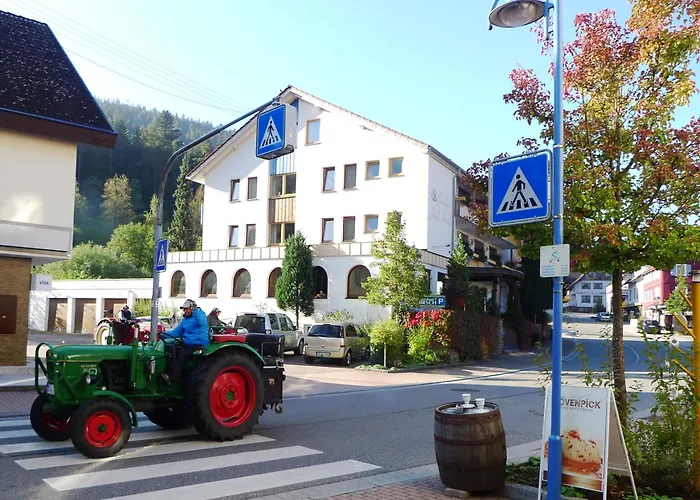 Hotel Hirsch mit Café Klösterle