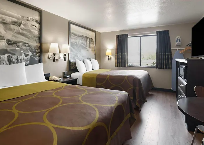 Super 8 By Wyndham Ogden, Utah Hotel