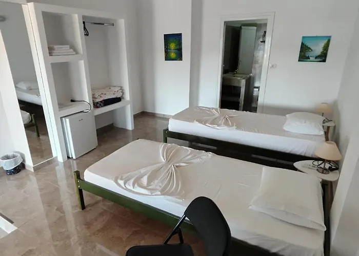 John'S Guesthouse Ksamil