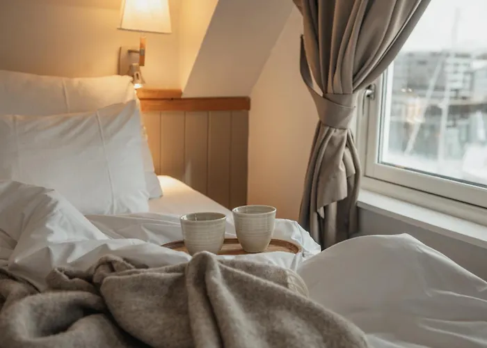 Home Hotel With Tromsø
