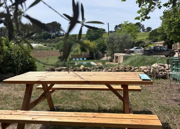 Bastide Bellugue Maison d'hôtes à La Ferme à 3 minutes de Lourmarin Cadenet
