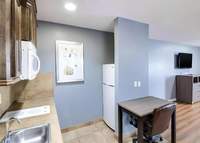 Rodeway Inn & Suites Port Arthur - Groves