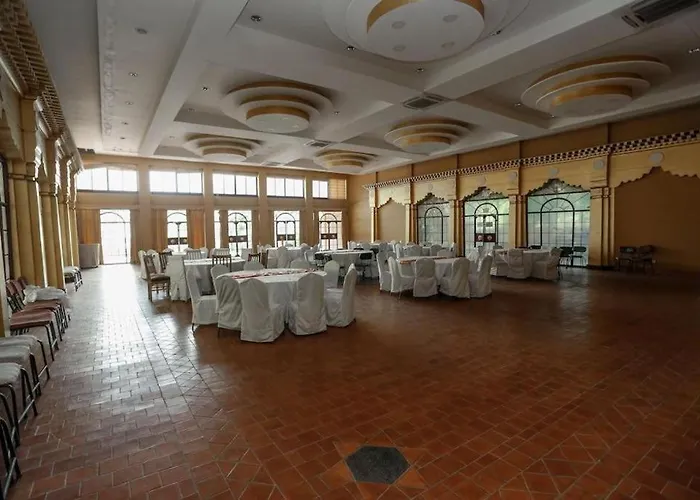 Grand Norling Hotel'S Resort Baudhatinchule