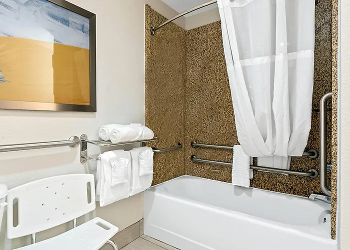 Comfort Suites Augusta Riverwatch