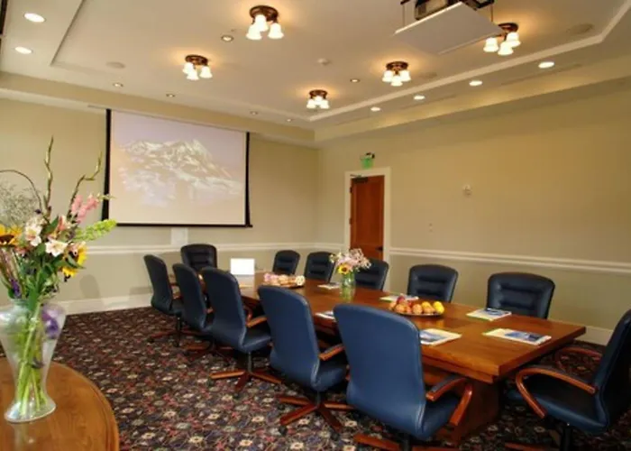 The Lodge At Mountaineer Square, A Vail Resorts Property