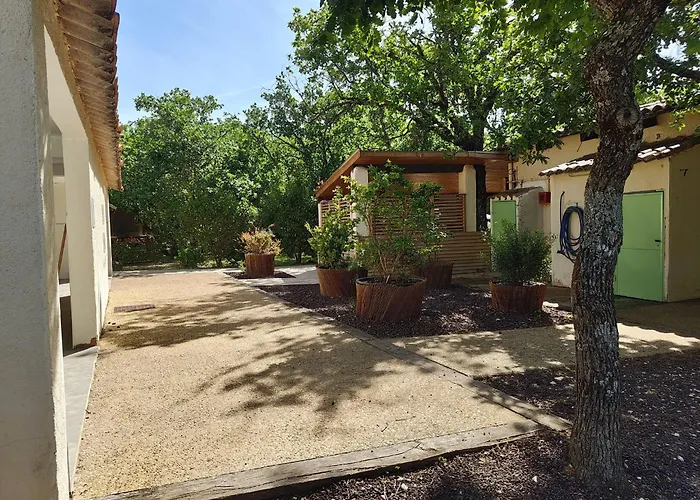 Hotel Domaine Les Chênes Blancs à Saint-Saturnin-lès-Apt