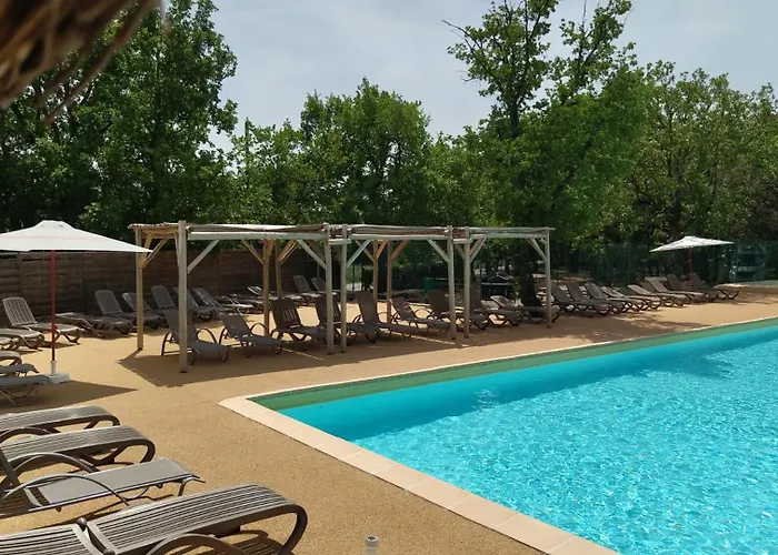 Hotel Domaine Les Chênes Blancs à Saint-Saturnin-lès-Apt