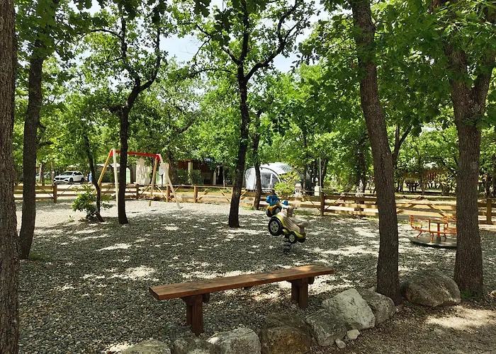 Hotel Domaine Les Chênes Blancs à Saint-Saturnin-lès-Apt
