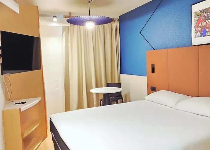 Hotel ibis Lyon Est Bron