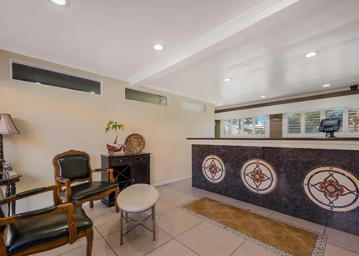 Clarion Collection Carmel Oaks Inn