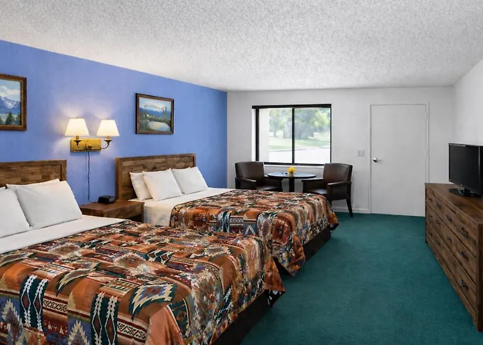 Branding Iron Motel Chama