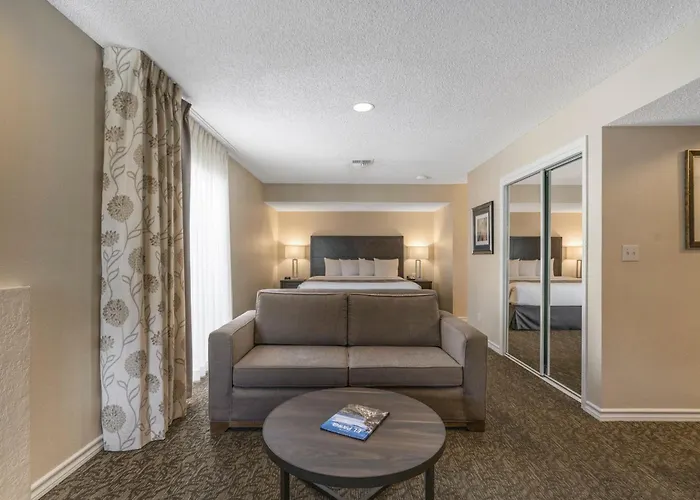 Chase Suite El Paso