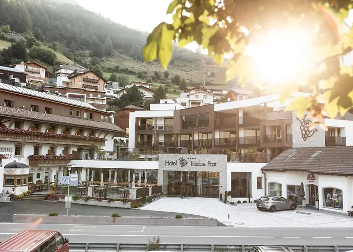 Aktiv- Und Wellnesshotel Traube- Post Curon Venosta