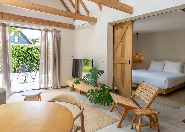 Van Heeckeren Apartments&Suites Buren