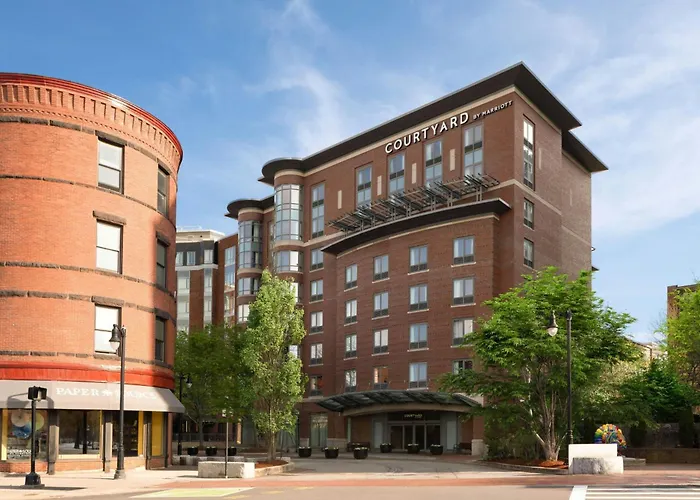 Courtyard By Marriott Boston Brookline