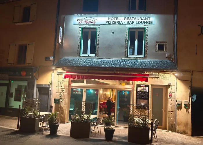 Hotel Le Sent-Ginieis à Saint-Geniez-dʼOlt