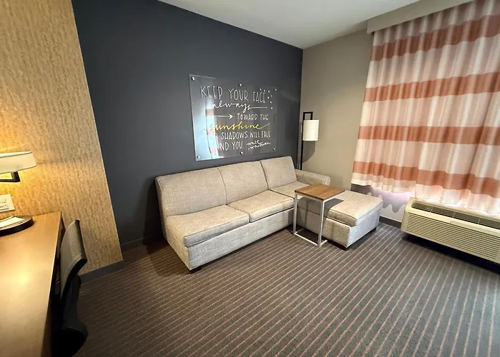 La Quinta By Wyndham Altoona Des Moines