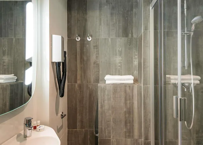 Hotel ibis Clichy Centre Mairie