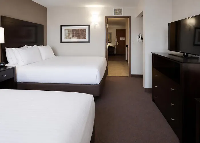 Holiday Inn Express & Suites Bloomington West By Ihg
