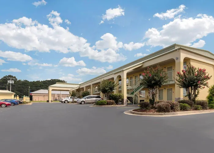 Quality Inn Mccomb
