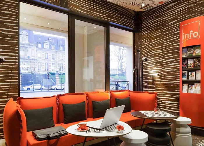 ibis Versailles Château