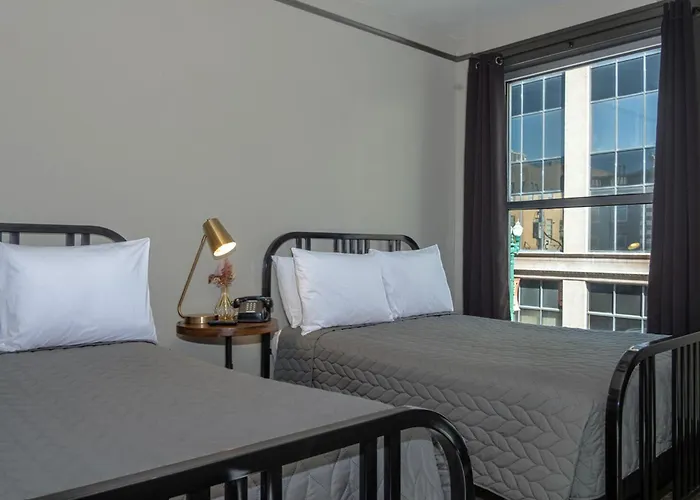 Gardner Hotel & Hostel El Paso