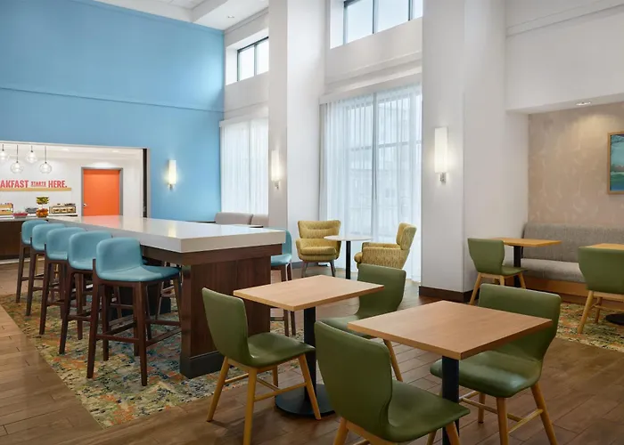 Hampton Inn & Suites Detroit/Troy
