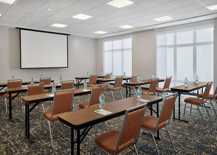 Hampton Inn & Suites Detroit/Troy