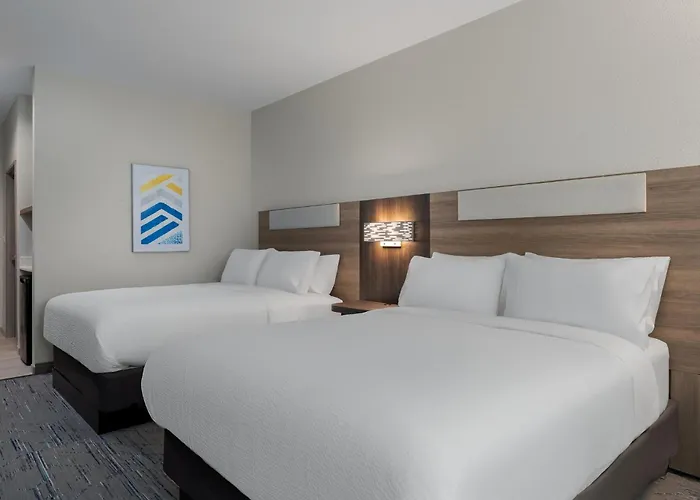 Holiday Inn Express & Suites Alexandria, An Ihg Hotel