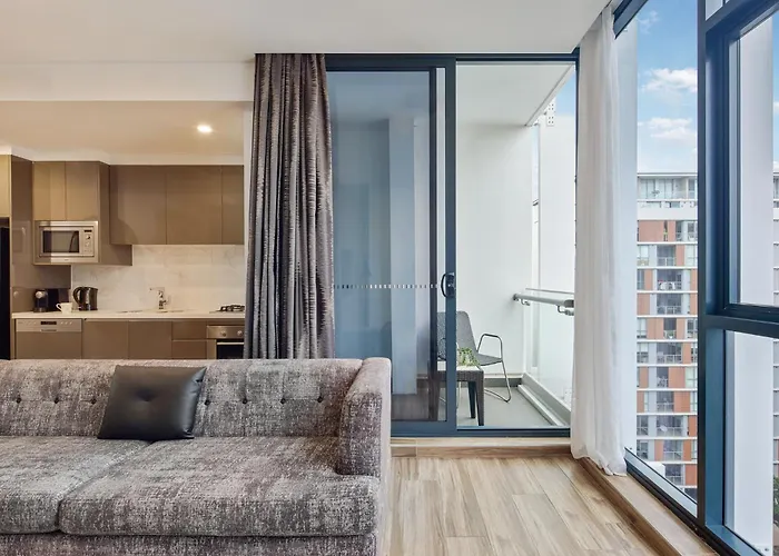 Meriton Suites Mascot Central Sidney