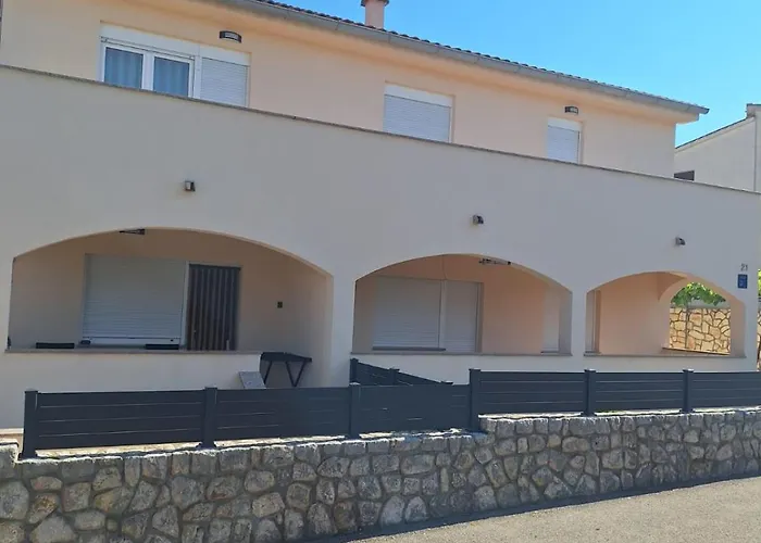 Holiday House Snjezana