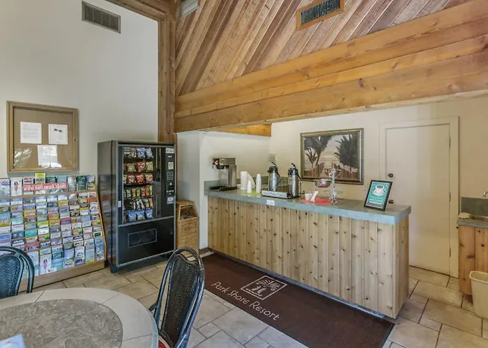 Fabulous Park Shore Condo North North Naples