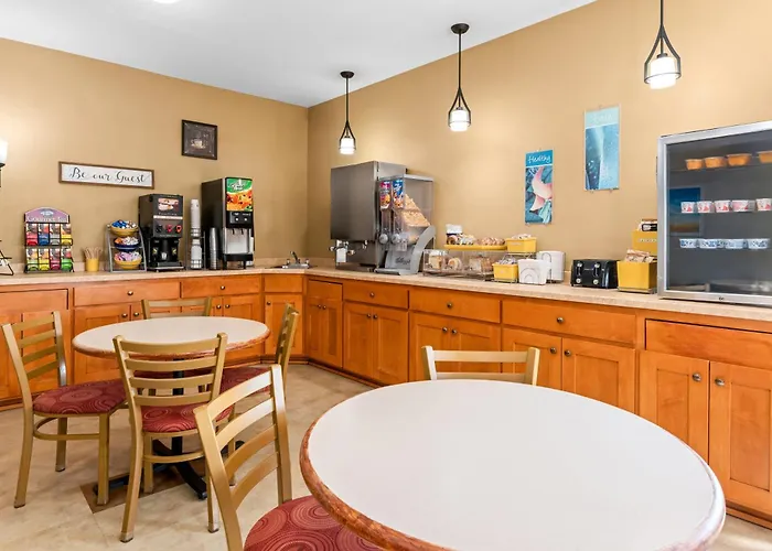 Days Inn By Wyndham Columbia Mall Grand Forks