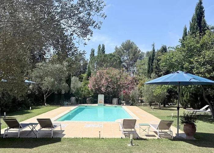 Domaine Au Coeur Des Alpilles