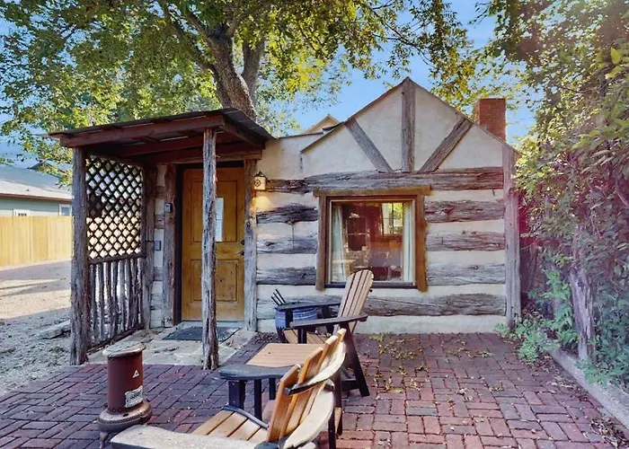 The Cabin @ Durst Haus