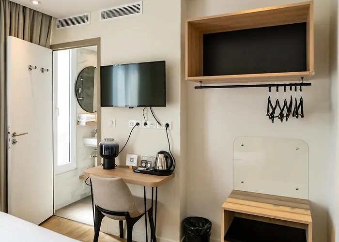 Hotel Courseine Courbevoie