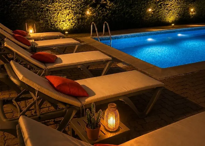 Logis Hotel des Cayrons Vence