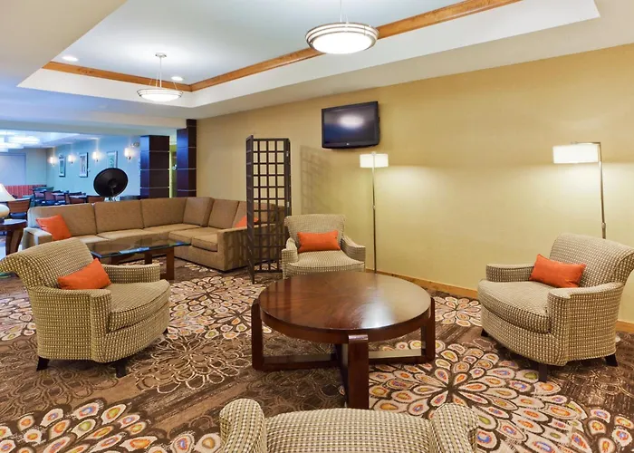 Holiday Inn Express & Suites Alexandria - Fort Belvoir By Ihg
