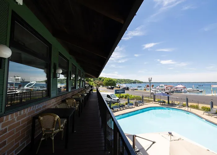 Harbor Shores On Lake Geneva