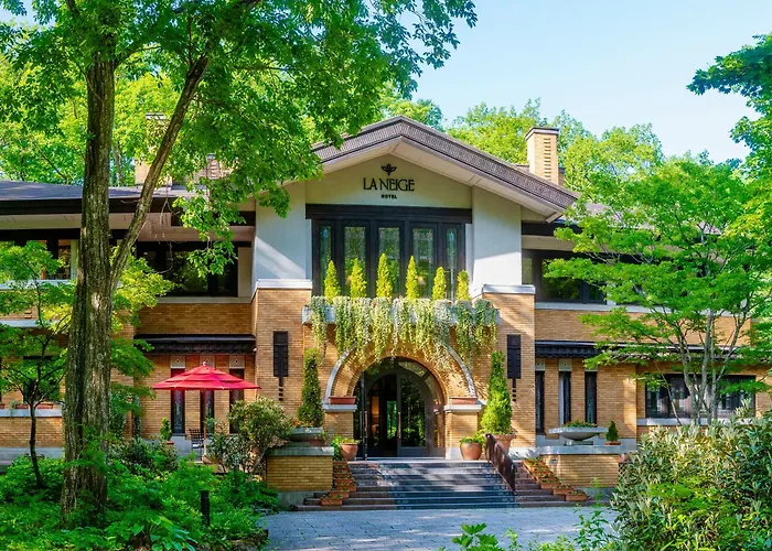 Hotel La Neige Higashi-kan