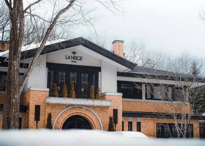 Hotel La Neige Higashi-kan