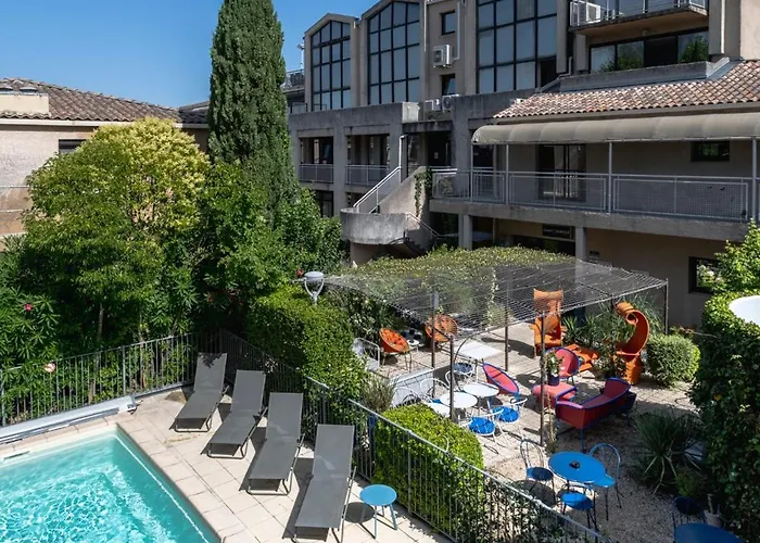 Hotel Cantosorgue LʼIsle-sur-la-Sorgue