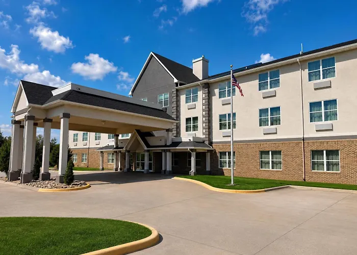 Heritage Hotel And Suites