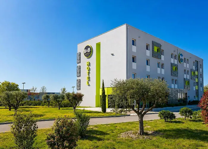 B&B HOTEL Saint-Martin-de-Crau Alpilles Camargue