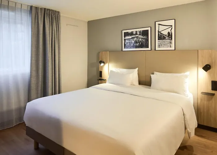 Hotel Campanile Lyon Centre - Berges Du Rhone