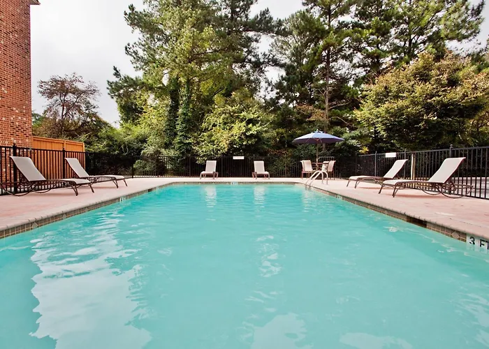 Holiday Inn Express & Suites Buford Ne - Lake Lanier By Ihg