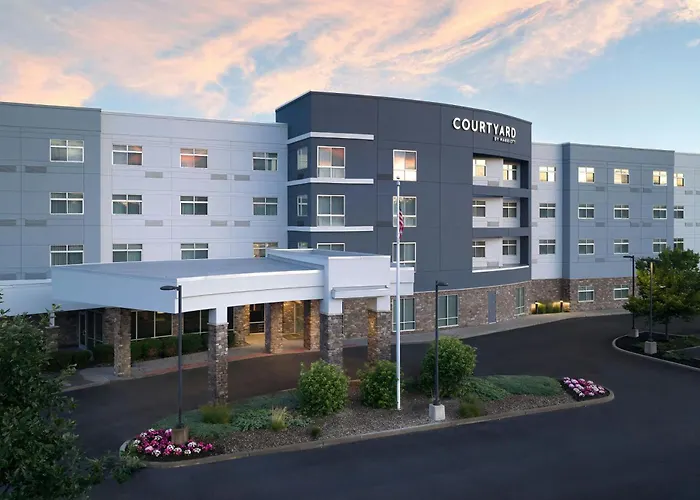 Courtyard By Marriott Schenectady At Mohawk Harbor Hotel
